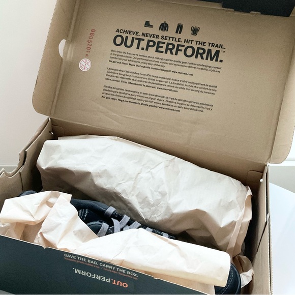 Merrell, NWB, Size 11 Men's black sneakers - Picture 9 of 11